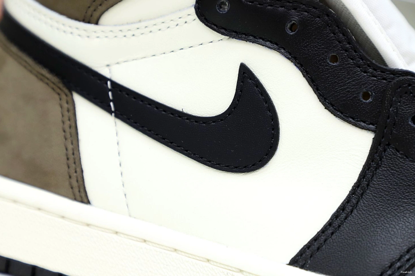 AIR 'DARK MOCHA' OG 1 HIGH JORDAN RETRO 0125